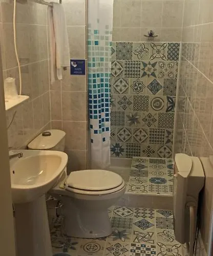 Hotel Les Persèdes Lavilledieu (Ardeche)