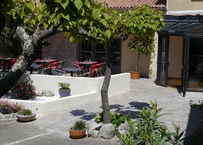 Hotel Les Persèdes Lavilledieu (Ardeche)