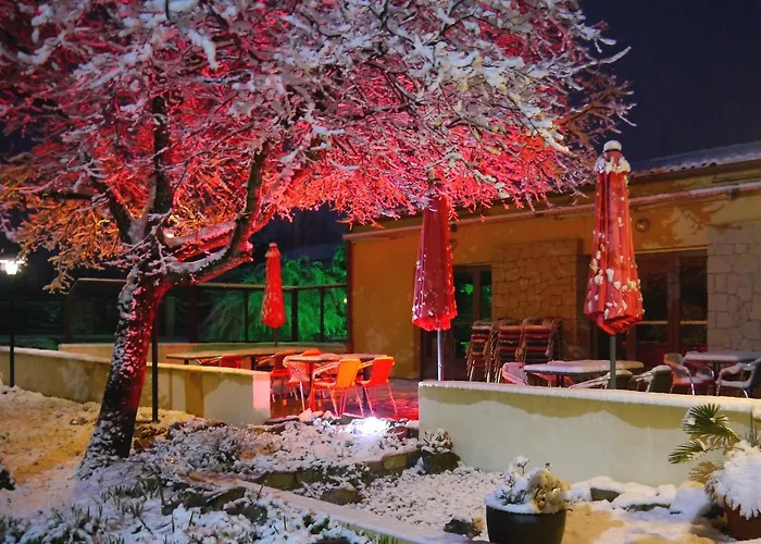 Les Persèdes 2* Lavilledieu (Ardeche)