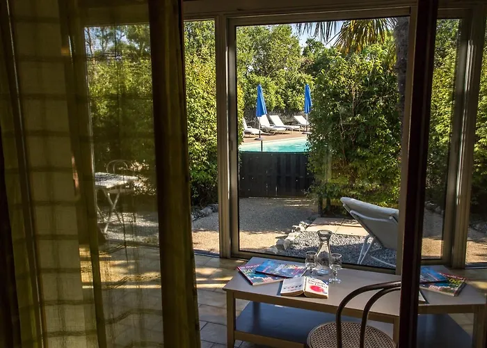 Les Persèdes Hotel Lavilledieu (Ardeche)